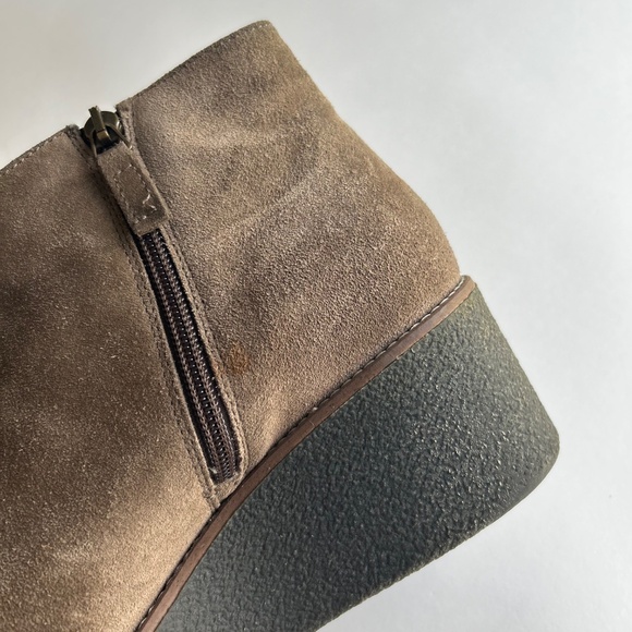 Aquatalia Brown Suede Genuine Leather Rubber Outsole Ankle Wedge Boots size 7.5 - Picture 15 of 16